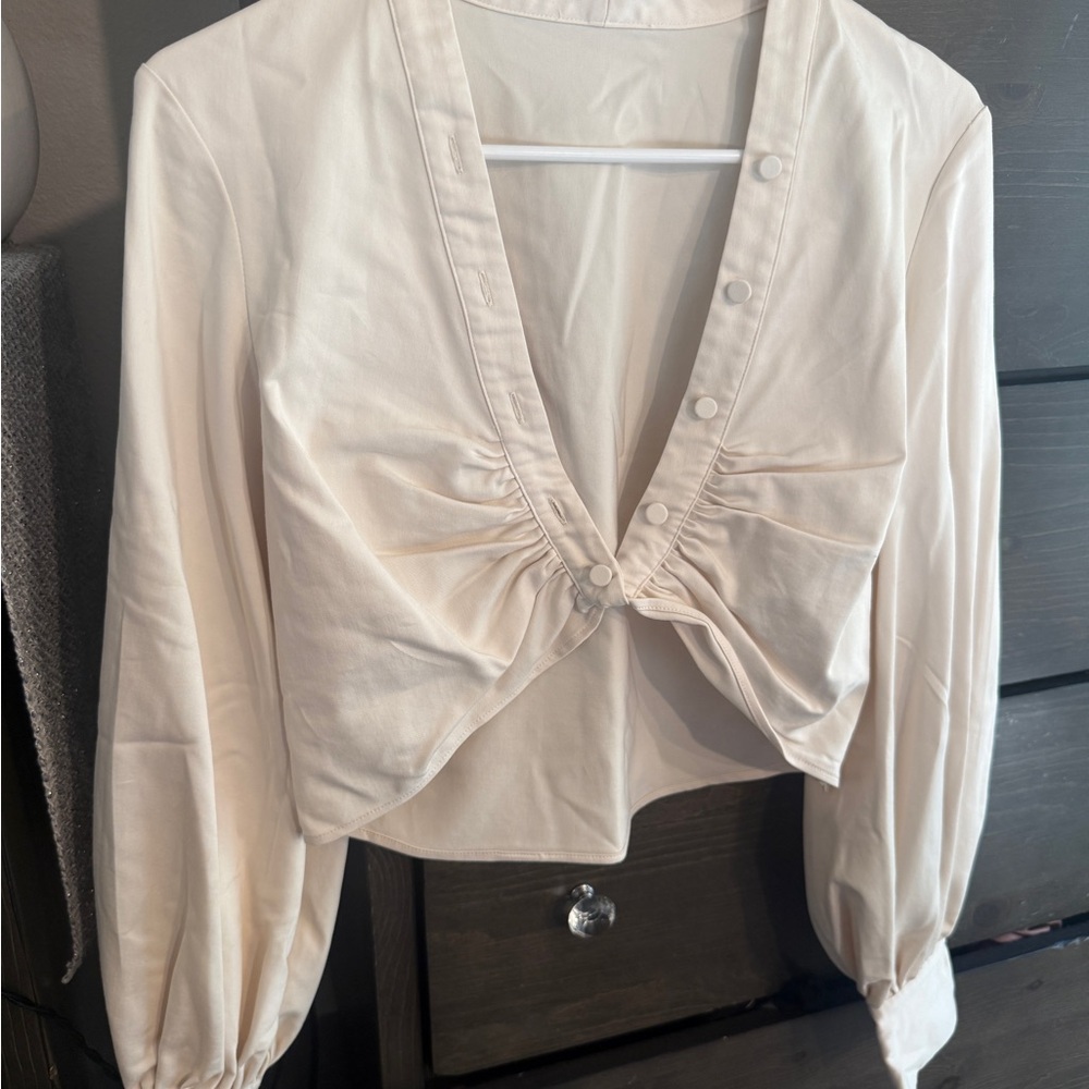 Auteur Cream V-Neck Button Front Long Sleeve Crop Top